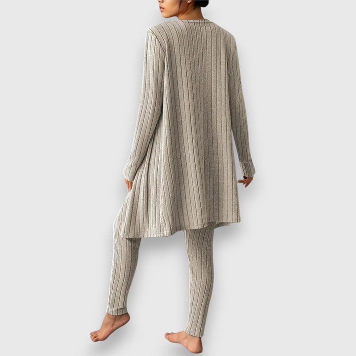 Gabriela – Tyylikäs 3-osainen neulepaketti