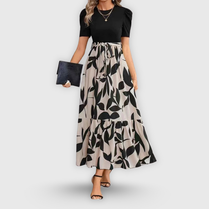 Nilou | Tyylikäs kukkamekko lyhyillä hihoilla