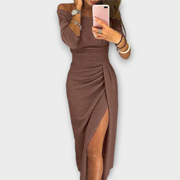 Nikita | Olkavyötön premium-mekko ja hohdeefekti