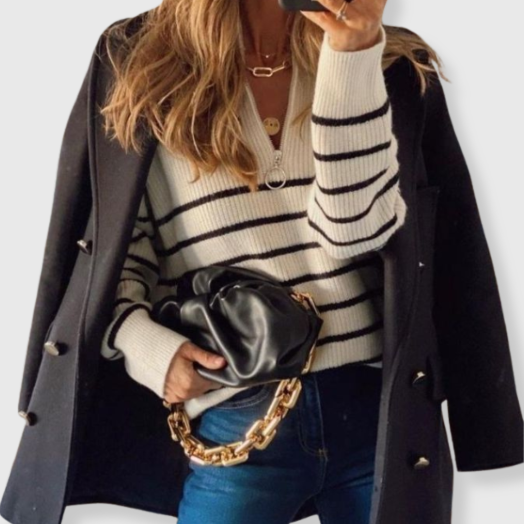 Alisia | Paitsi raidallinen mustavalkoinen villapaita