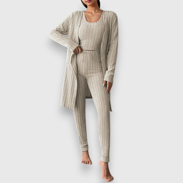 Gabriela – Tyylikäs 3-osainen neulepaketti