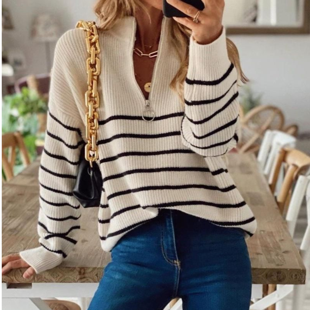 Alisia | Paitsi raidallinen mustavalkoinen villapaita