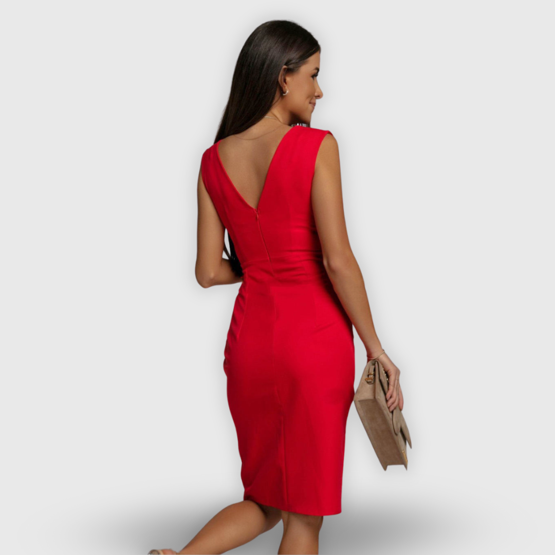 Lucia | Istuva mekko V-kaula-aukolla ja halkiolla