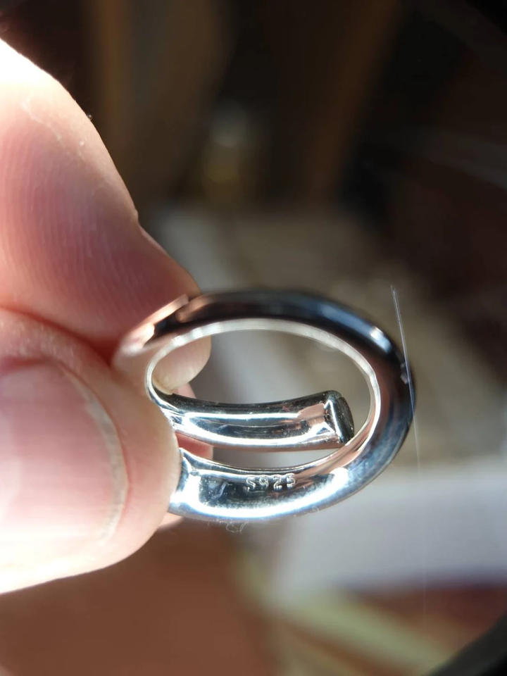 Tyylikäs säädettävä sormus