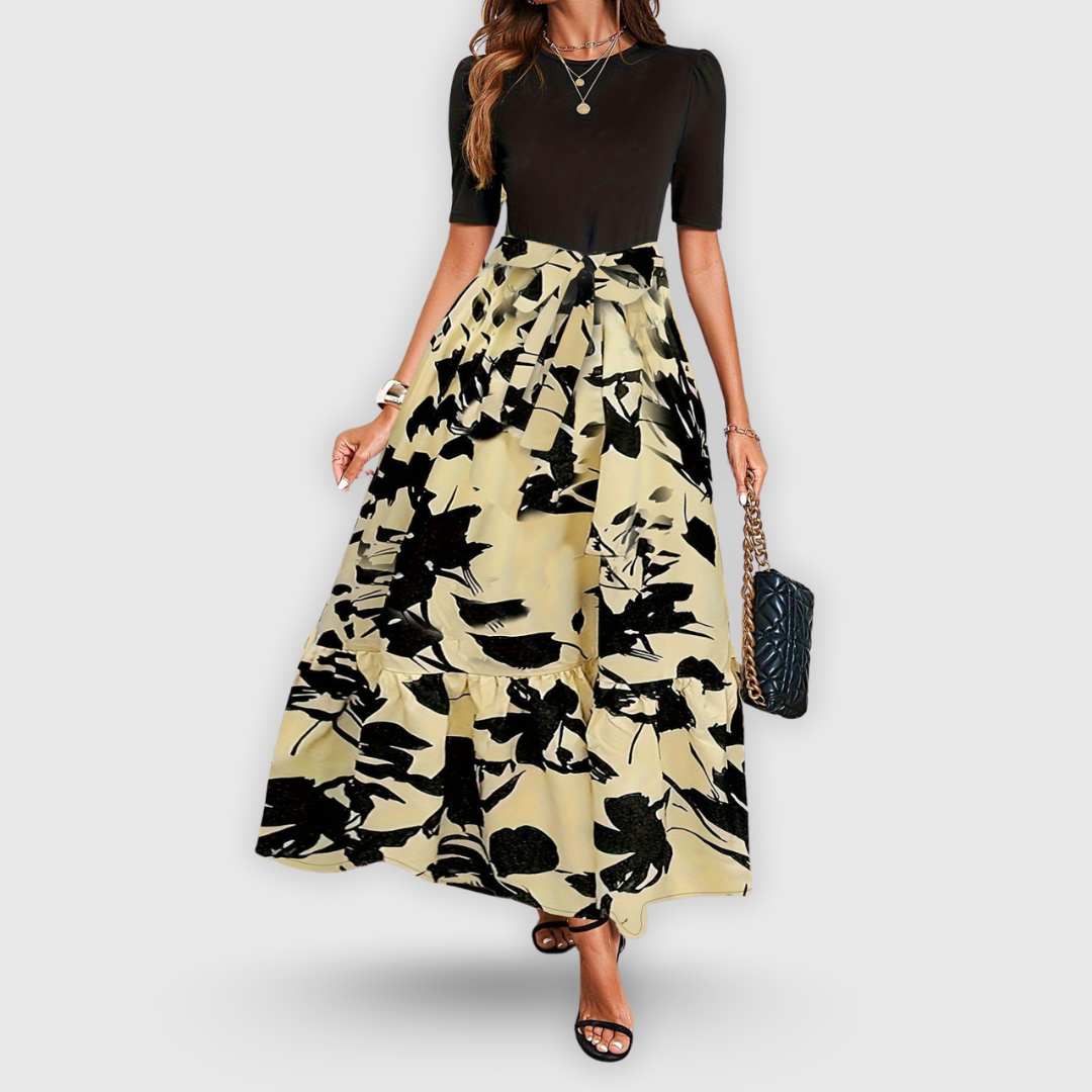 Nilou | Tyylikäs kukkamekko lyhyillä hihoilla