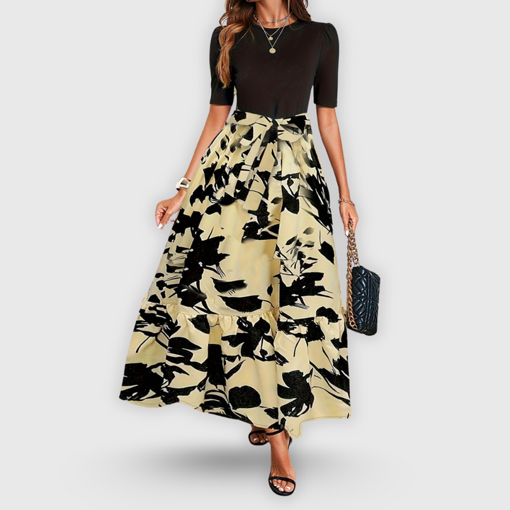 Nilou | Tyylikäs kukkamekko lyhyillä hihoilla