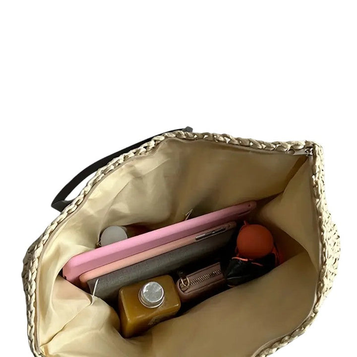 Léora. - Kudottu kantokassi