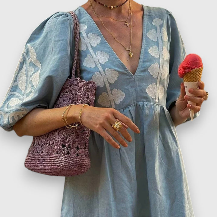 Hallitsee | Tulppainen painokuvamekkolla olemuksella