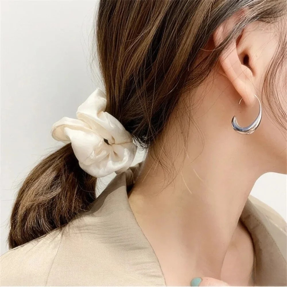 Tyylikkäät korvakorut