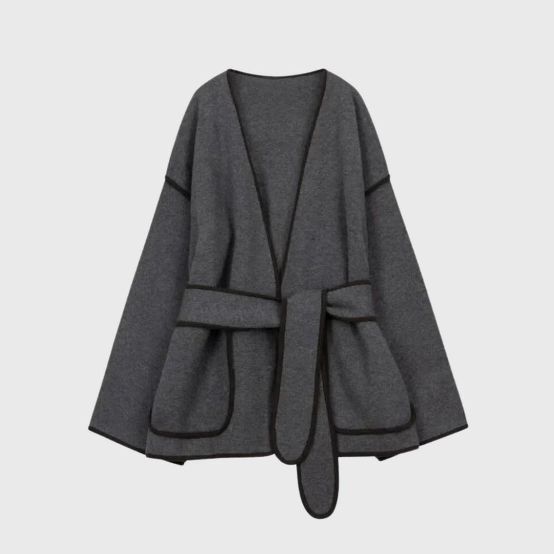 Ysolde | Tyylikäs kaapu-säkkikangas takkiídotulla vyöllä