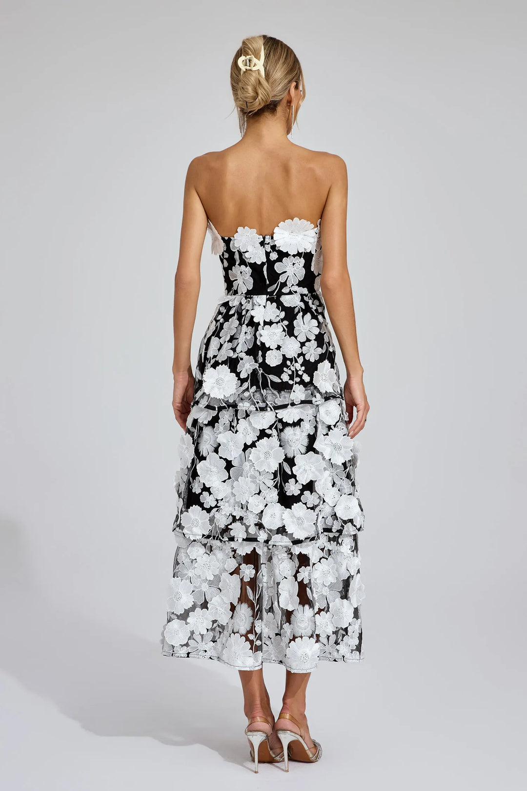 Marzia | Olkaimeton premiummekko kukka-applikoinneilla