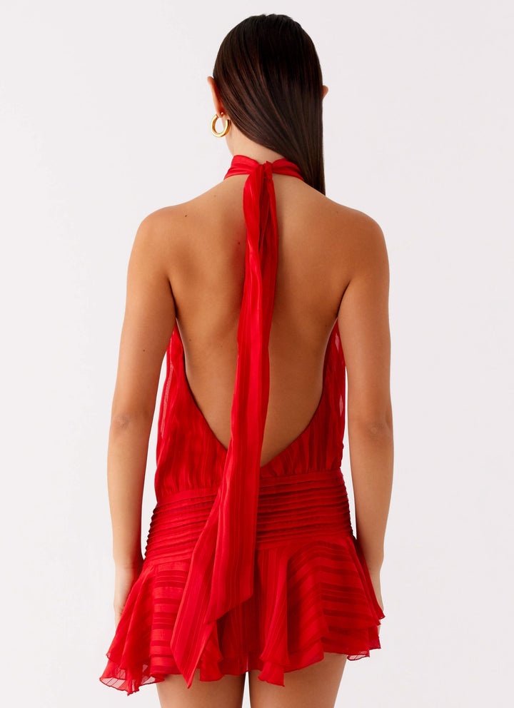 Luna | Minimekko halterneckilla jo lentää