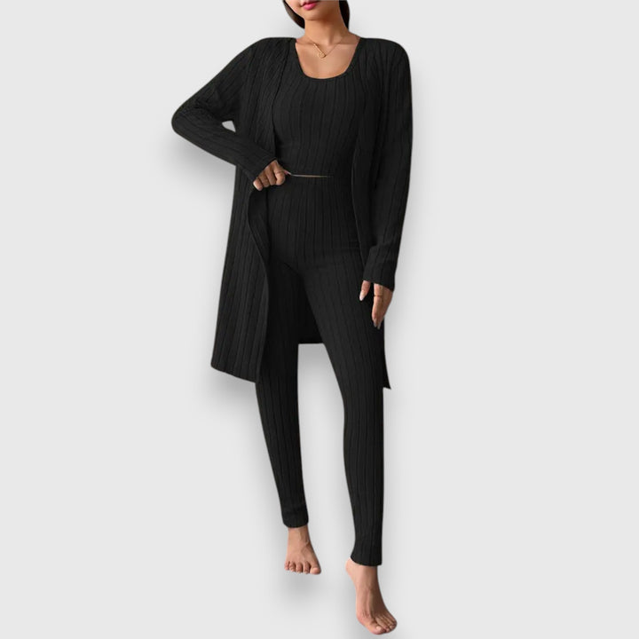 Gabriela – Tyylikäs 3-osainen neulepaketti